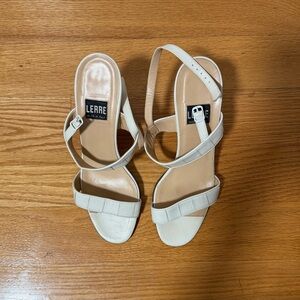 Lerre Women's Cream Strappy Sandals